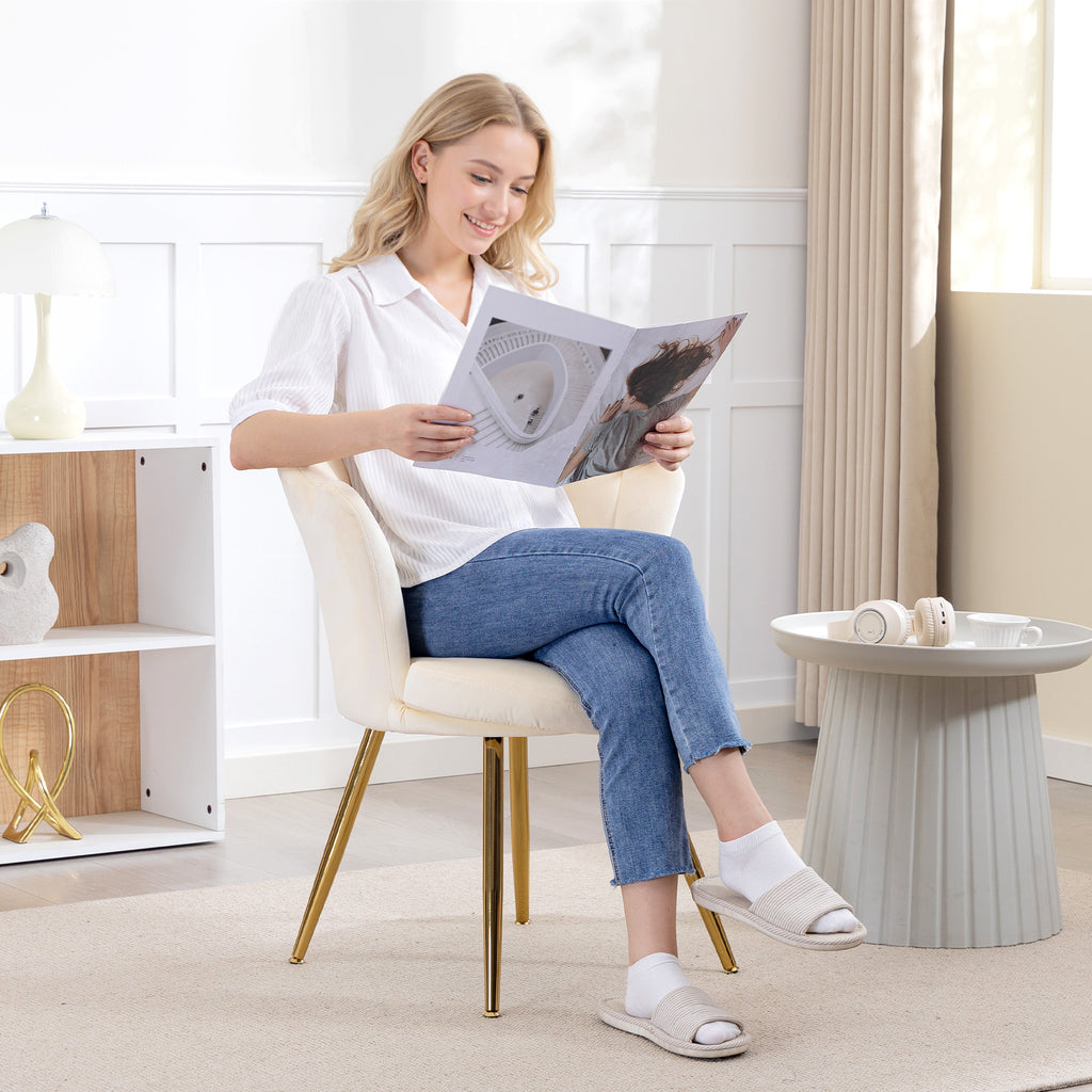 Fauteuil coquillage velours beige, pieds dorés, détail 3