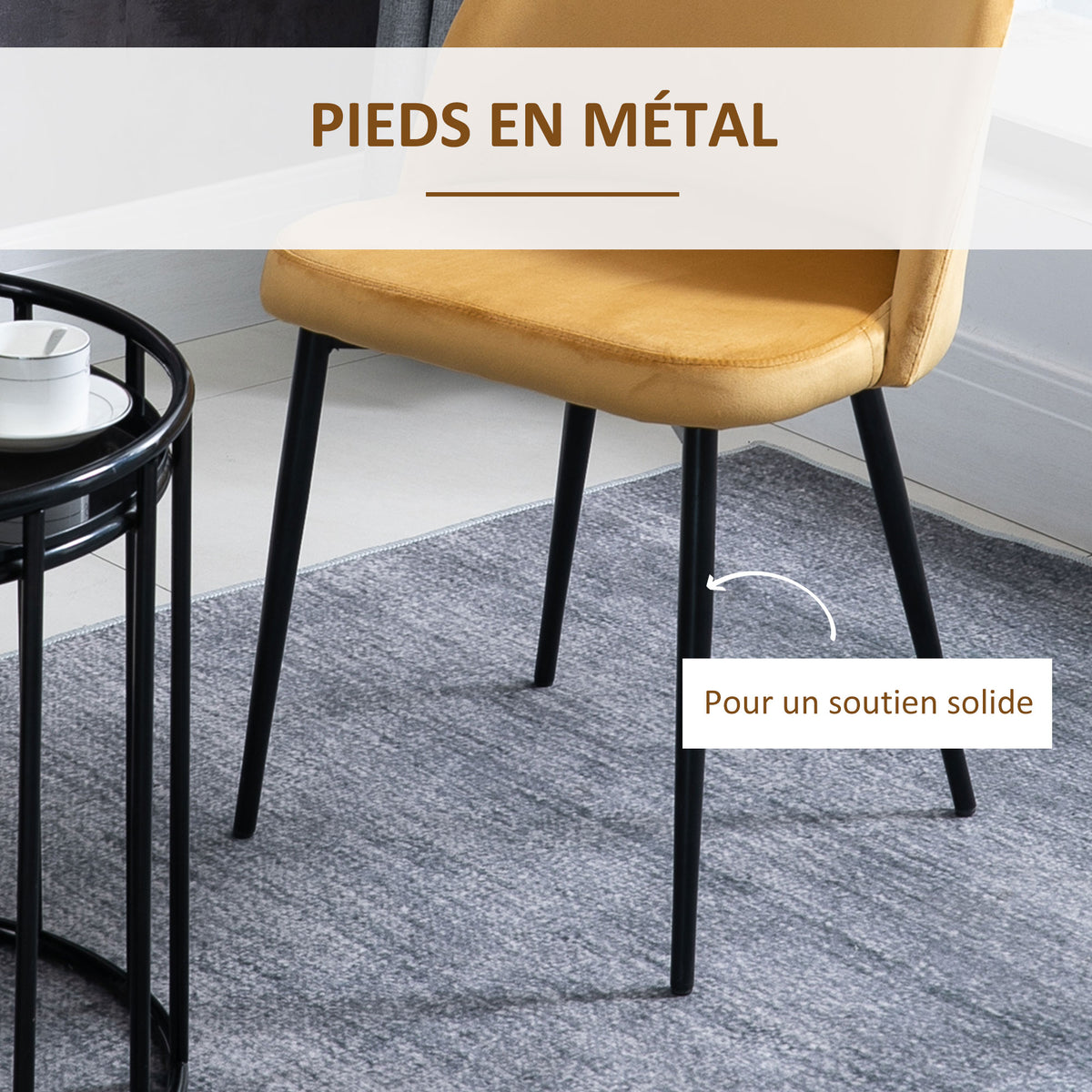 Lot de 2 chaises velours moutarde, pieds métal noir, détail 3