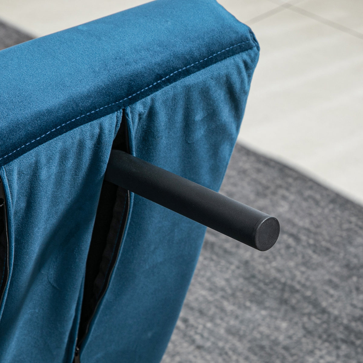 Canapé convertible 2 places velours bleu marine, 102 cm, détail 1