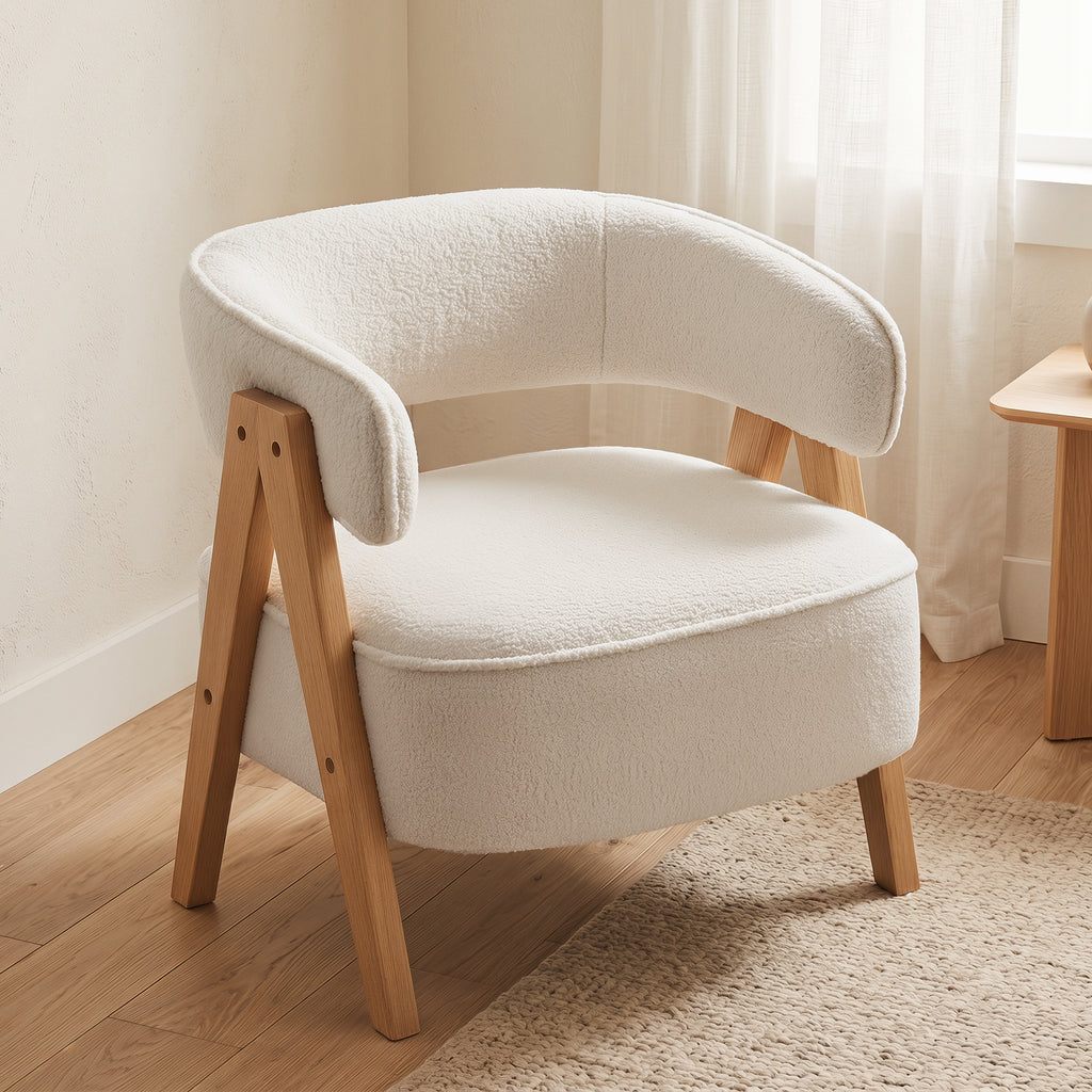 Fauteuil bouclette blanc cassé, pieds bois massif, 70 × 64 × 71 cm, vue 2 – Saint-Oréan