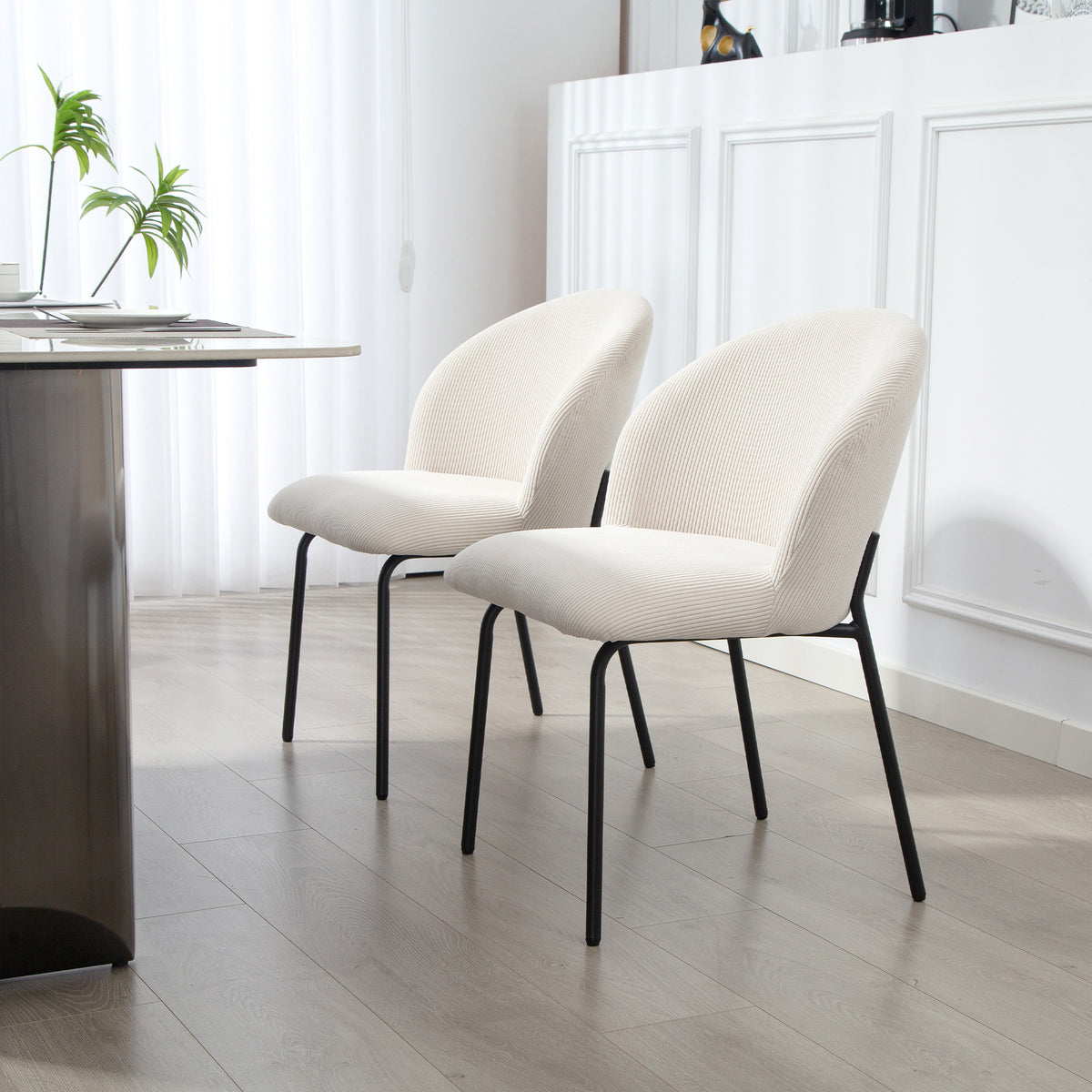 Lot de 2 chaises velours côtelé crème, pieds acier, détail 3