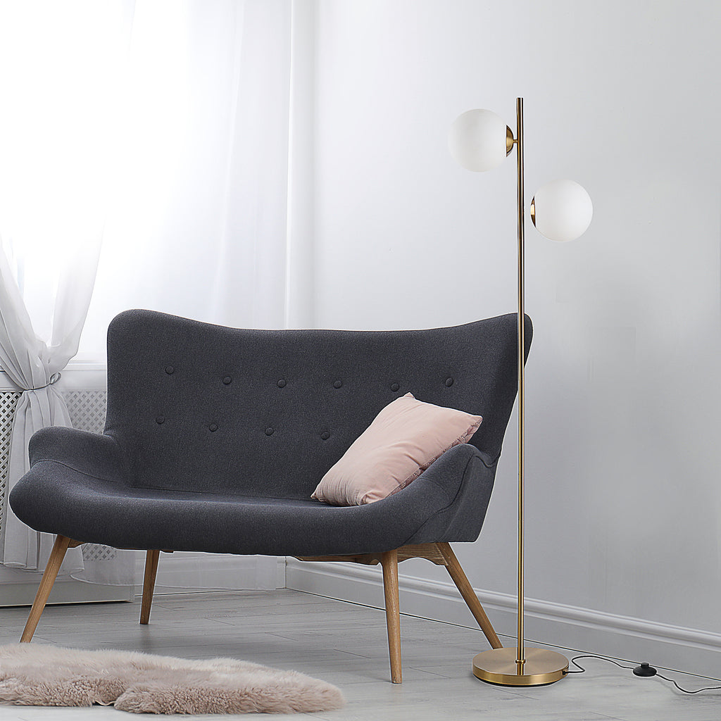 Lampadaire laiton 2 globes en verre, 165 cm, sur fond blanc